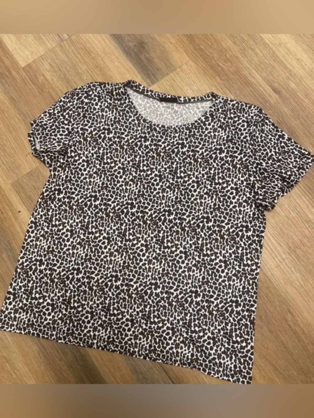 Women's Short Sleeve Leopard Print Tee - Brown/Black 1X EUC